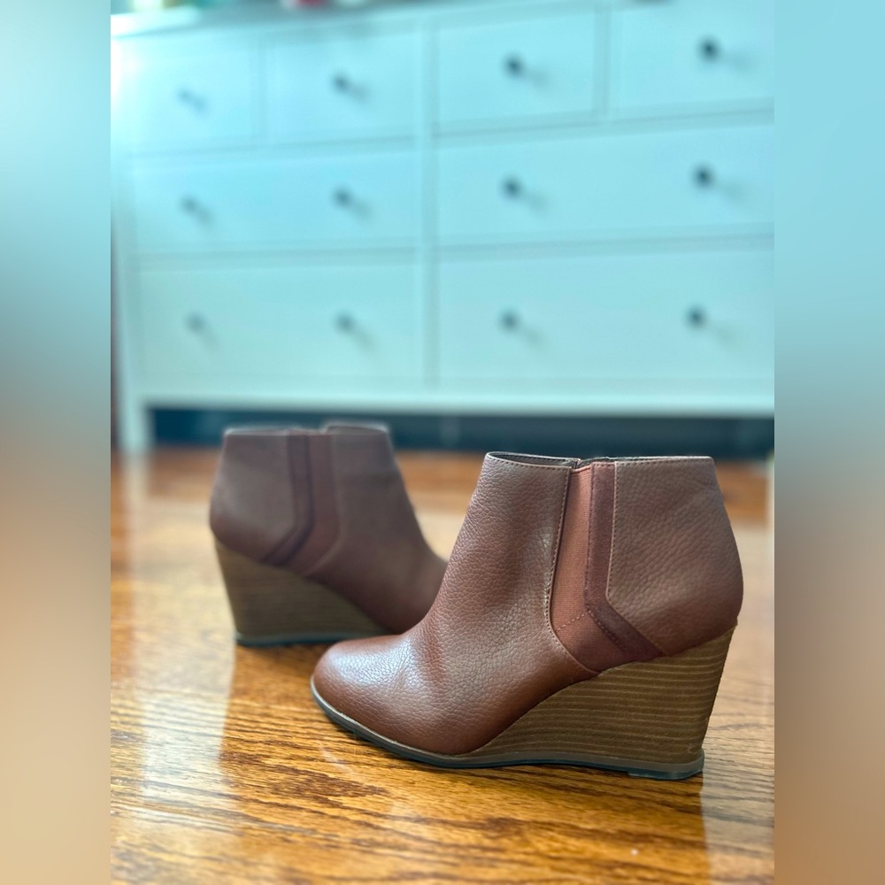 Dr Scholls Be Energized brown wedges